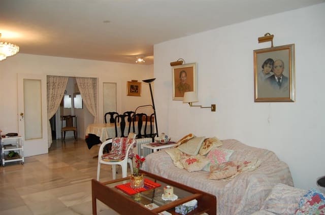 4 makuuhuone Huoneisto myytävänä paikassa Marbella mukana uima-altaan - 395 000 € (Ref: 7543846)