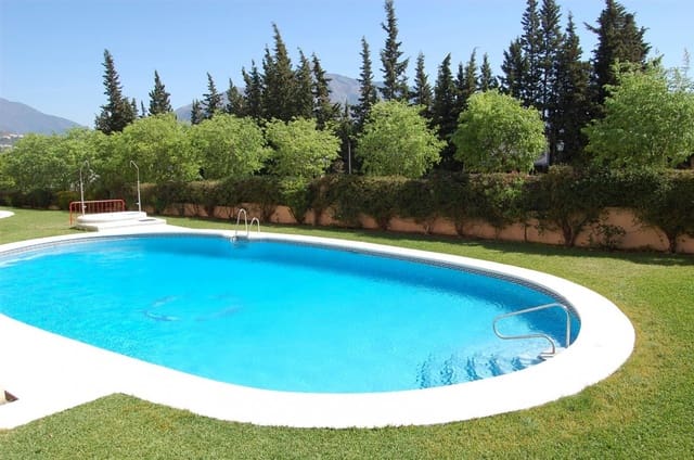 4 makuuhuone Huoneisto myytävänä paikassa Marbella mukana uima-altaan - 395 000 € (Ref: 7543846)