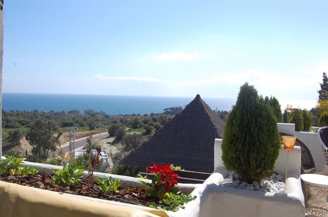 Apartamento de 2 habitaciones en Marbella en venta con piscina - 1.250.000 € (Ref: 7543849)