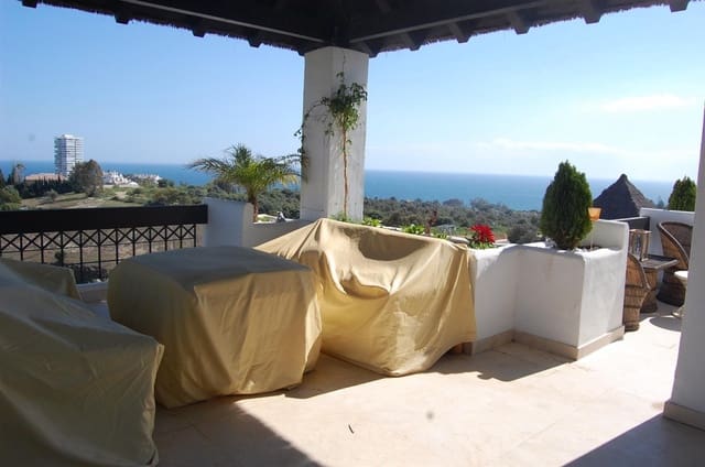 Apartamento de 2 habitaciones en Marbella en venta con piscina - 1.250.000 € (Ref: 7543849)