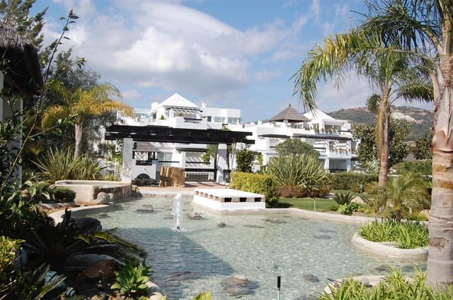 Apartamento de 2 habitaciones en Marbella en venta con piscina - 1.250.000 € (Ref: 7543849)