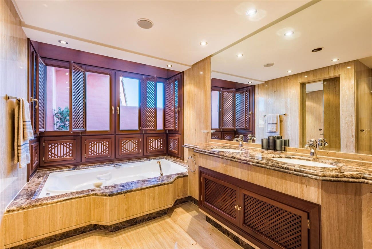 3 soverom Leilighet til salgs i New Golden Mile med svømmebasseng - € 1 150 000 (Ref: 7543850)