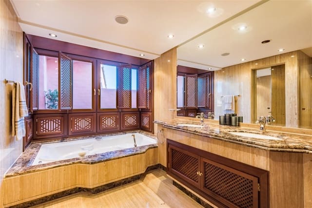 3 soverom Leilighet til salgs i New Golden Mile, Estepona med svømmebasseng - € 1 150 000 (Ref: 7543850)