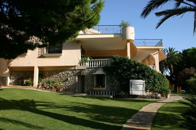 Chalet de 6 habitaciones en Marbella en venta con piscina - 2.780.000 € (Ref: 7543856)