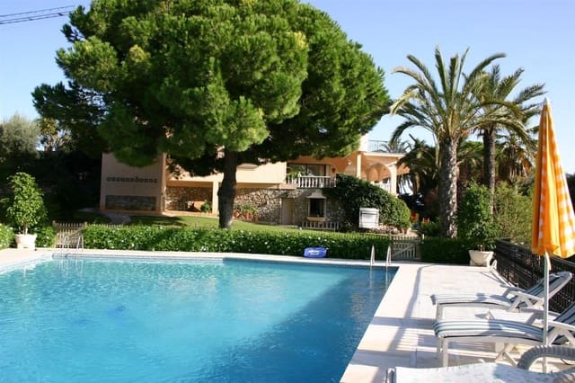 Chalet de 6 habitaciones en Marbella en venta con piscina - 2.780.000 € (Ref: 7543856)