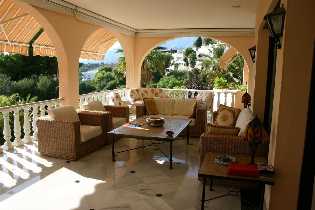 Chalet de 6 habitaciones en Marbella en venta con piscina - 2.780.000 € (Ref: 7543856)