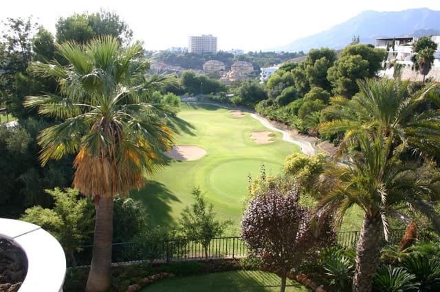 Chalet de 6 habitaciones en Marbella en venta con piscina - 2.780.000 € (Ref: 7543856)