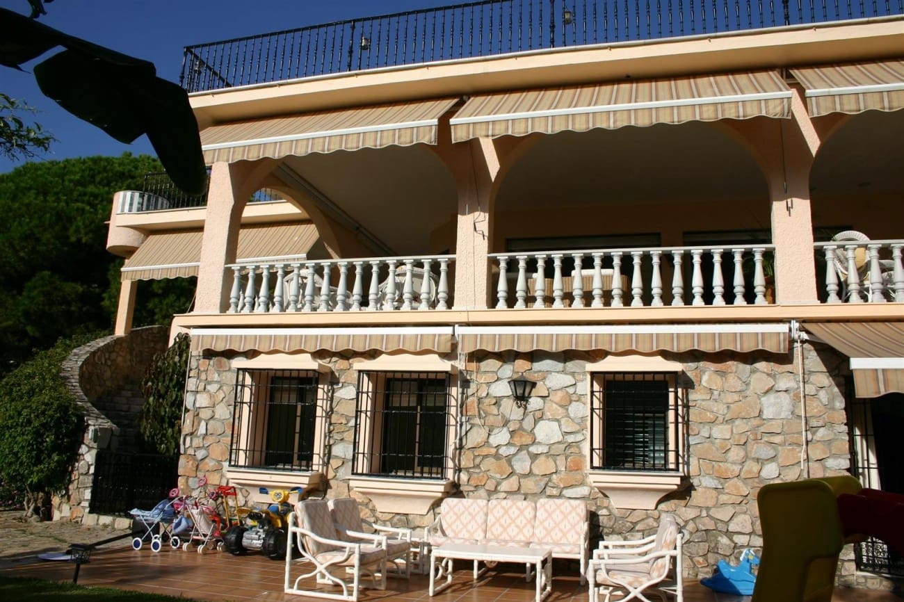 Chalet de 6 habitaciones en Marbella en venta con piscina - 2.780.000 € (Ref: 7543856)