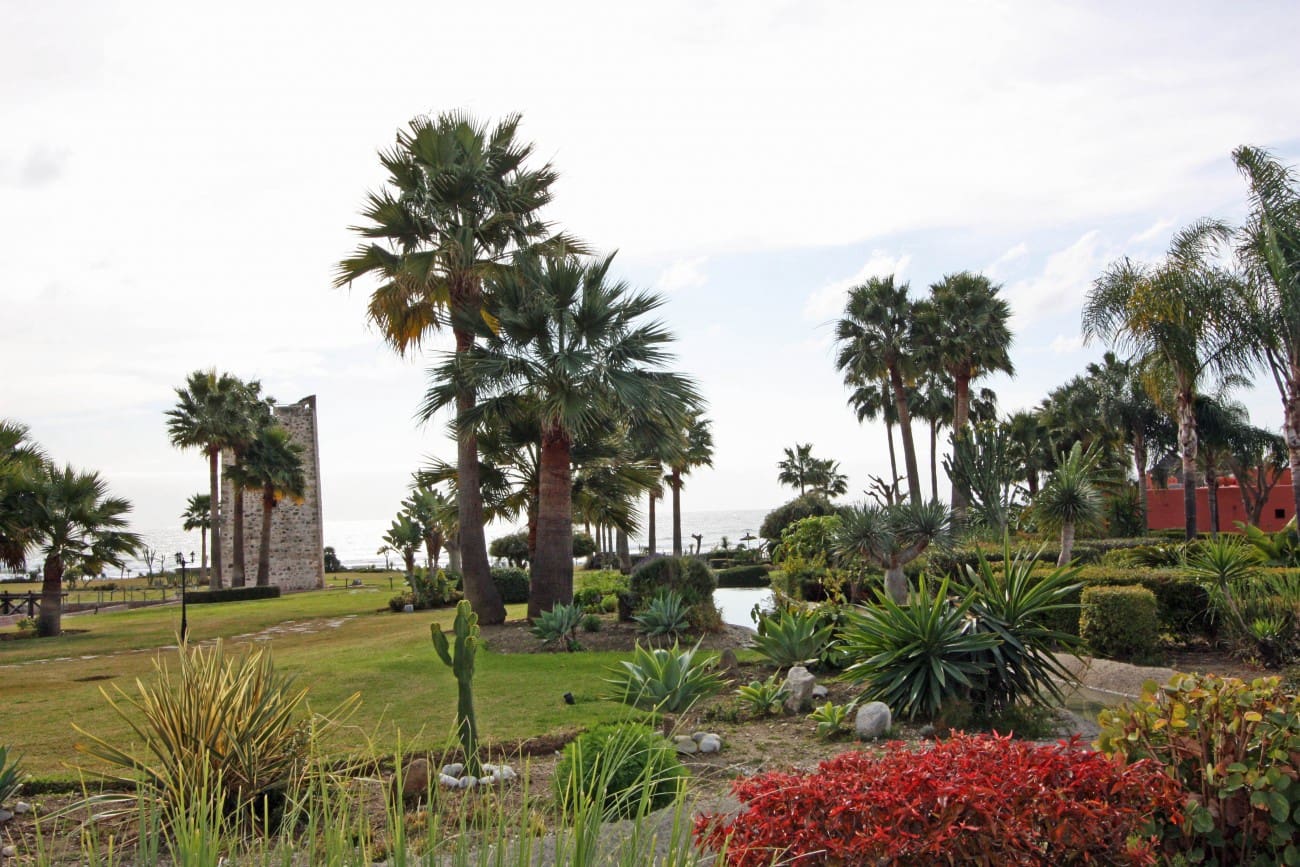 Apartamento de 3 habitaciones en Estepona en venta con piscina - 695.000 € (Ref: 7543857)