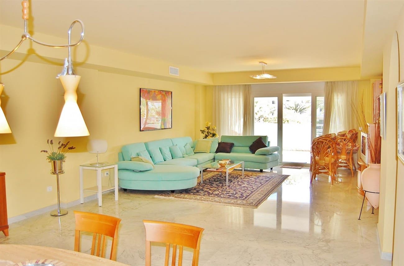 2 slaapkamer Appartement te koop in Marbella met zwembad - € 895.000 (Ref: 7543859)