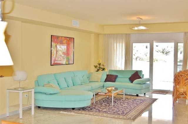 2 slaapkamer Appartement te koop in Marbella met zwembad - € 895.000 (Ref: 7543859)