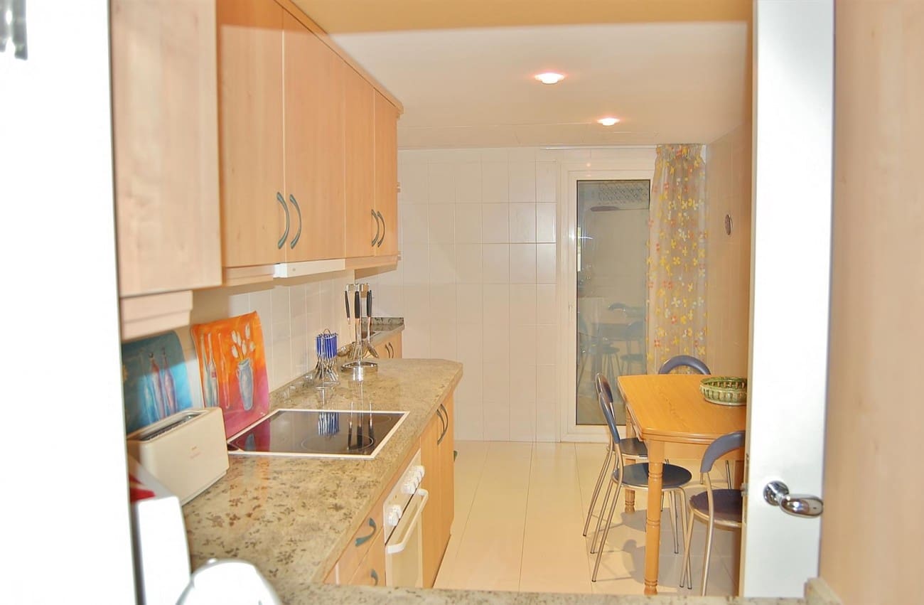 2 slaapkamer Appartement te koop in Marbella met zwembad - € 895.000 (Ref: 7543859)