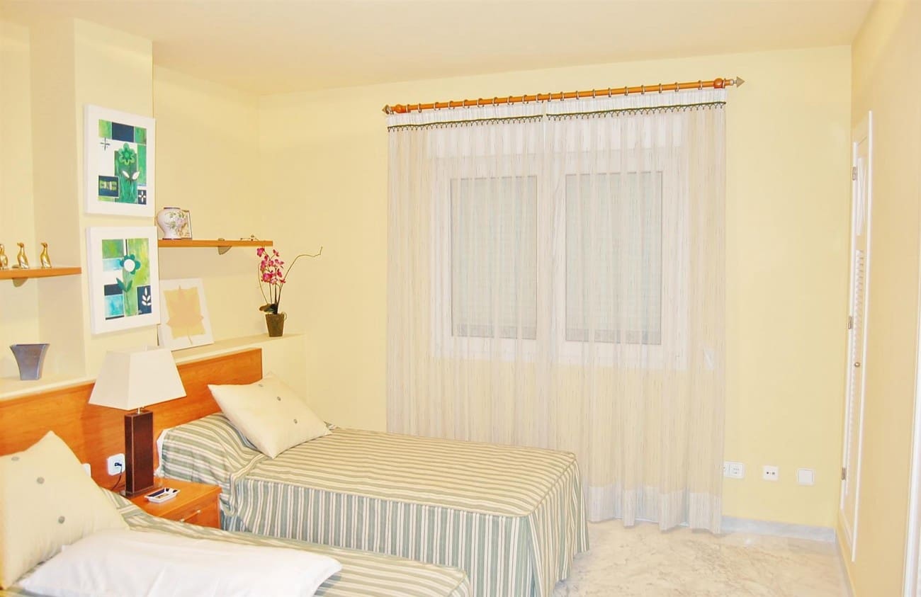 2 slaapkamer Appartement te koop in Marbella met zwembad - € 895.000 (Ref: 7543859)