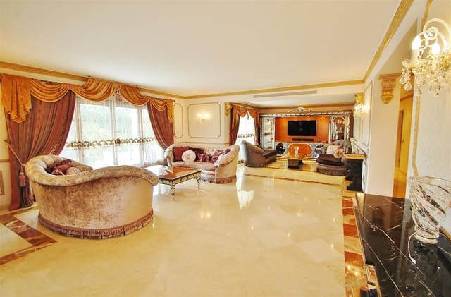 Chalet de 4 habitaciones en Marbella en venta con piscina - 3.300.000 € (Ref: 7543860)