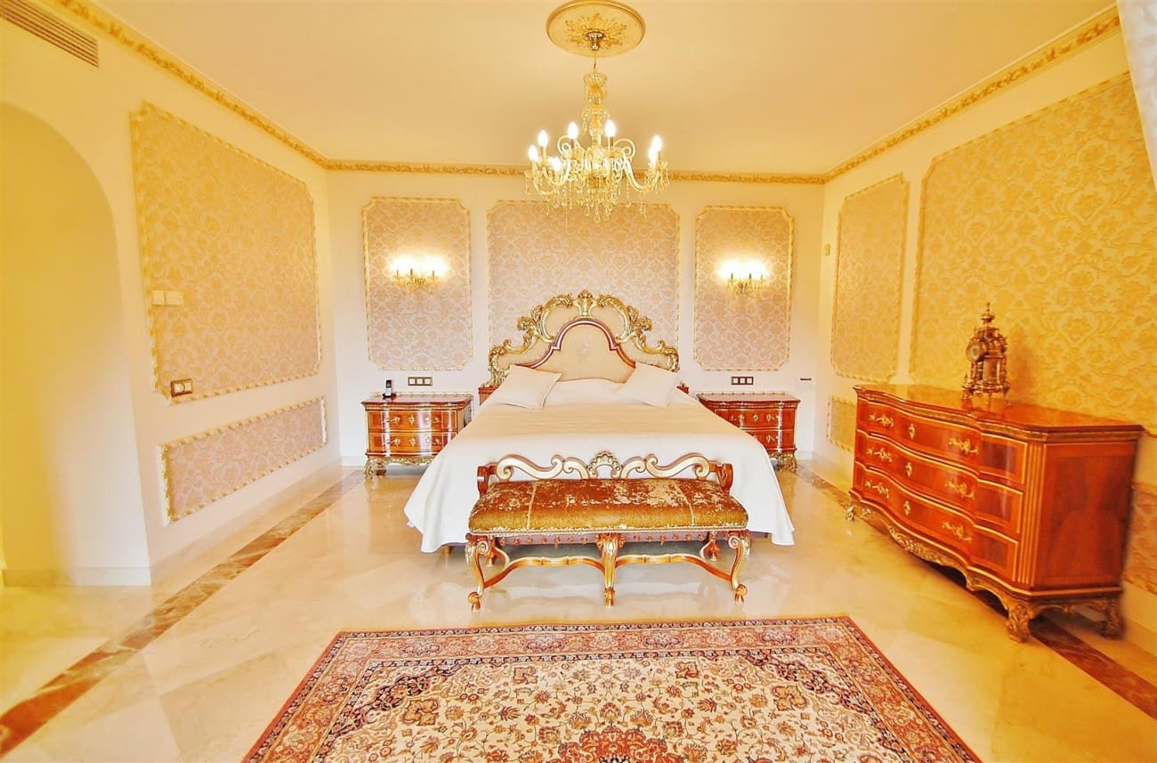 Chalet de 4 habitaciones en Marbella en venta con piscina - 3.300.000 € (Ref: 7543860)