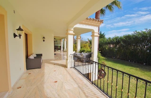 Chalet de 4 habitaciones en Marbella en venta con piscina - 3.300.000 € (Ref: 7543860)