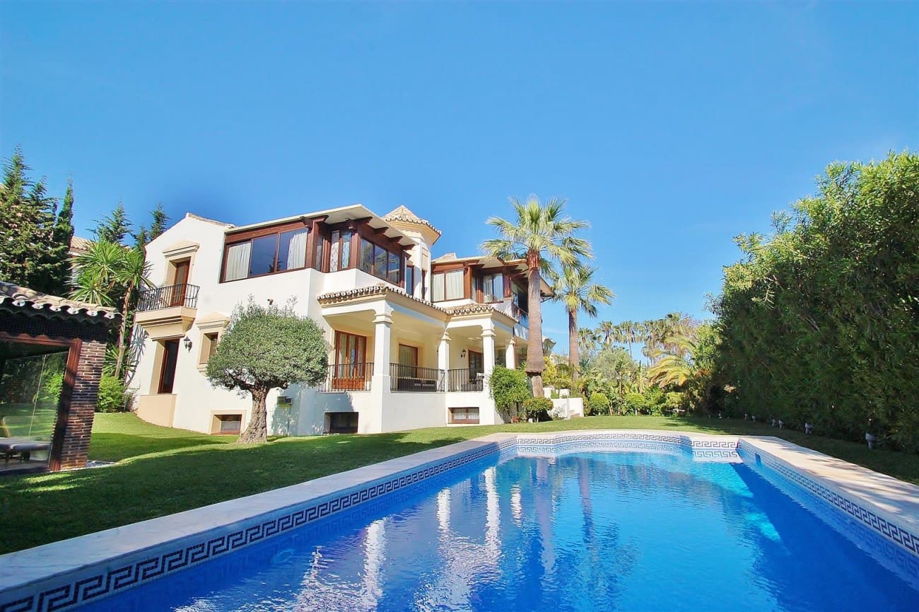 Chalet de 4 habitaciones en Marbella en venta con piscina - 3.300.000 € (Ref: 7543860)