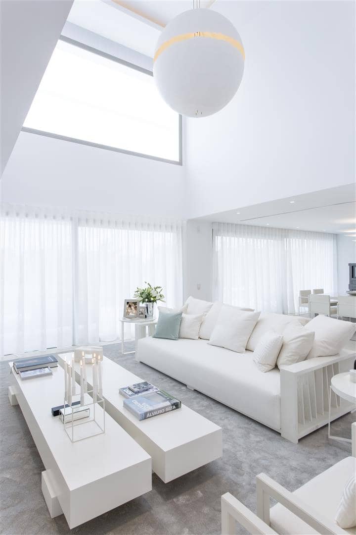 5 bedroom Villa for sale in Estepona with pool - € 1,850,000 (Ref: 7543865)