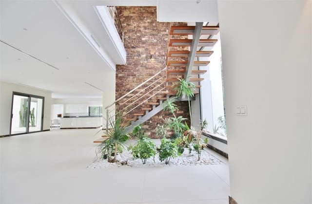 6 makuuhuone Huvila myytävänä paikassa Marbella mukana uima-altaan - 3 350 000 € (Ref: 7543866)