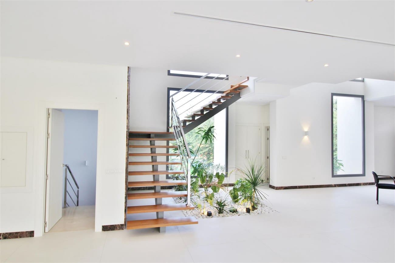 6 makuuhuone Huvila myytävänä paikassa Marbella mukana uima-altaan - 3 350 000 € (Ref: 7543866)