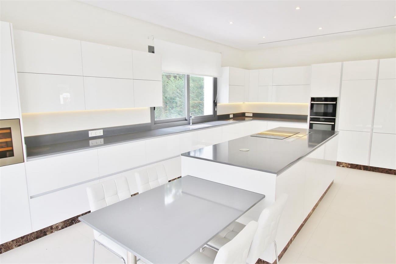 6 makuuhuone Huvila myytävänä paikassa Marbella mukana uima-altaan - 3 350 000 € (Ref: 7543866)