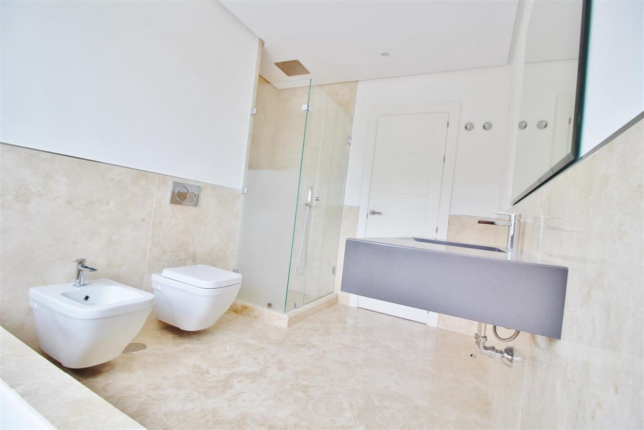 6 makuuhuone Huvila myytävänä paikassa Marbella mukana uima-altaan - 3 350 000 € (Ref: 7543866)