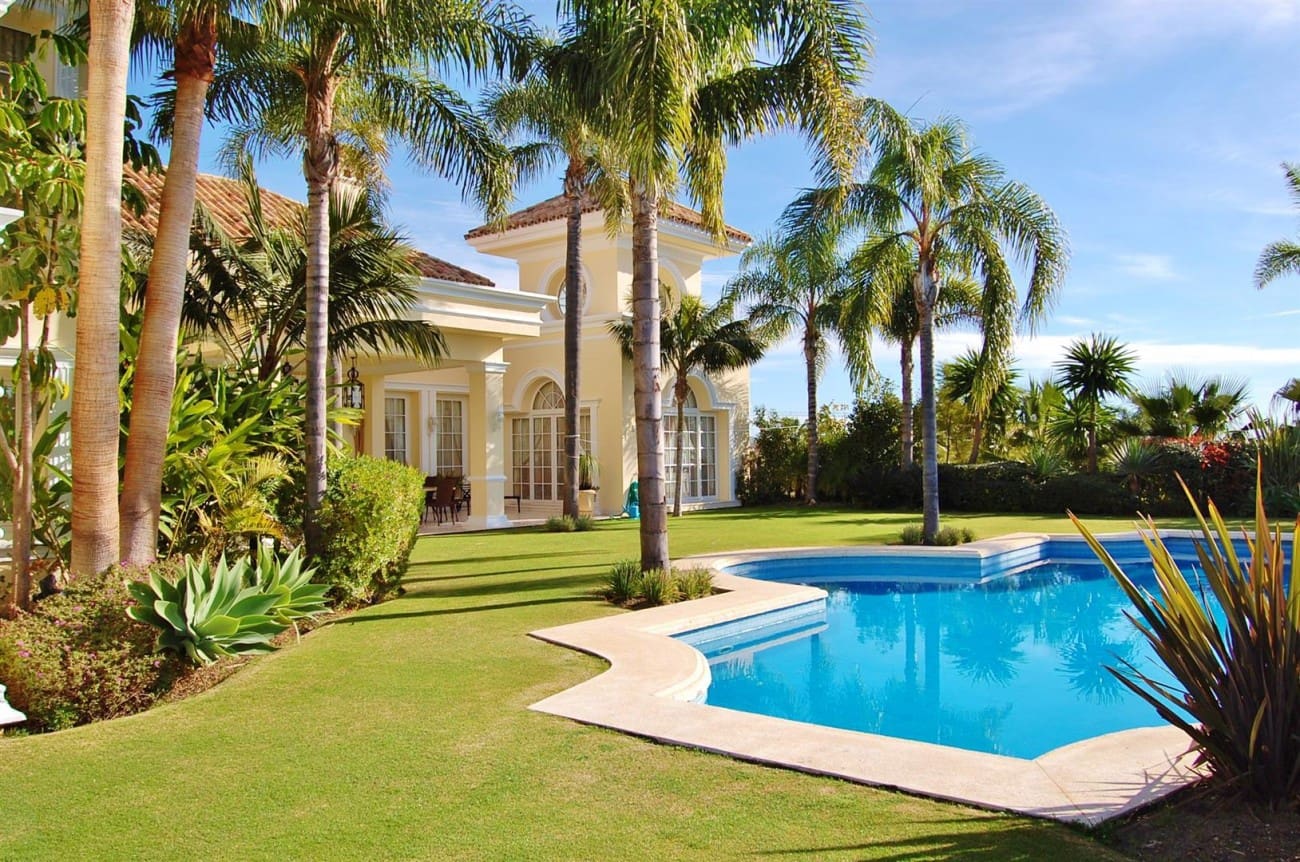 Chalet de 7 habitaciones en Marbella en venta con piscina - 5.950.000 € (Ref: 7552399)