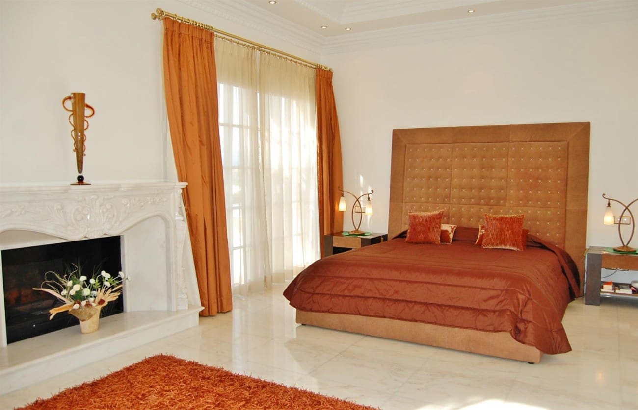 Chalet de 7 habitaciones en Marbella en venta con piscina - 5.950.000 € (Ref: 7552399)