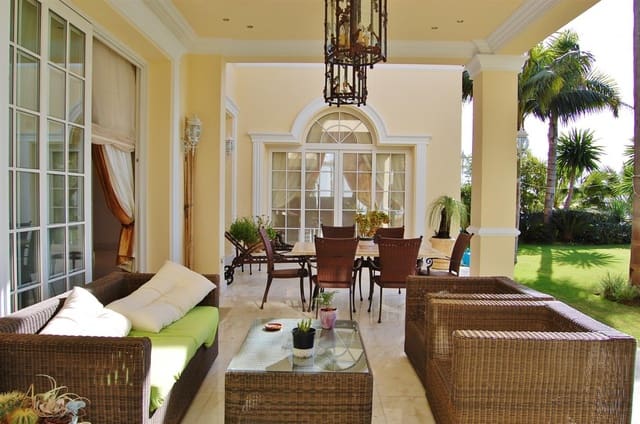 Chalet de 7 habitaciones en Marbella en venta con piscina - 5.950.000 € (Ref: 7552399)