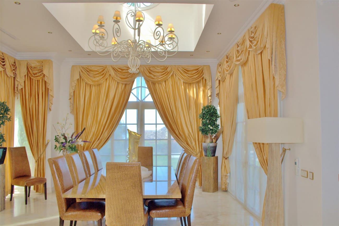 Chalet de 7 habitaciones en Marbella en venta con piscina - 5.950.000 € (Ref: 7552399)