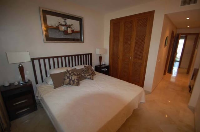 3 makuuhuone Huoneisto myytävänä paikassa Estepona mukana uima-altaan - 455 000 € (Ref: 7558501)