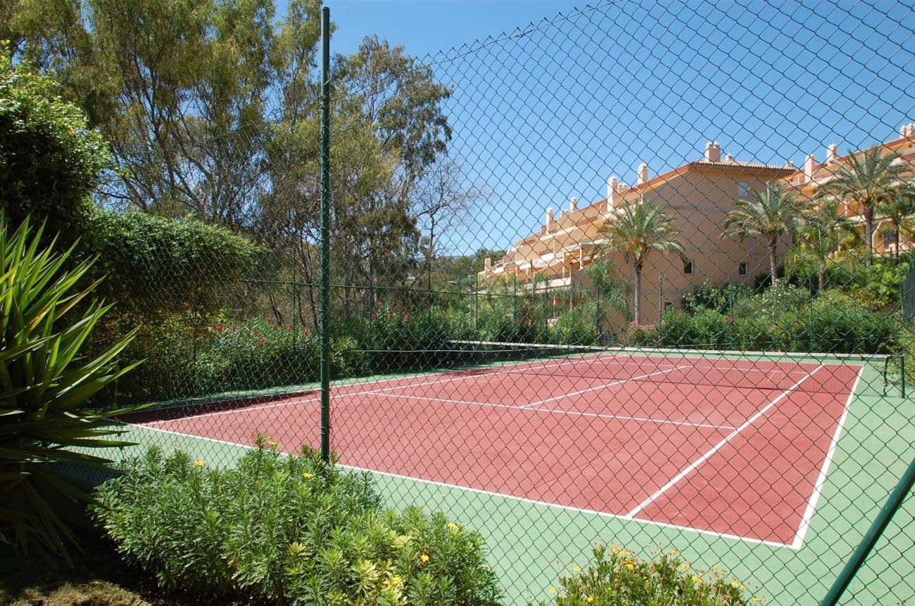 3 bedroom Apartment for sale in Marbella with pool - € 795,000 (Ref: 7558502)