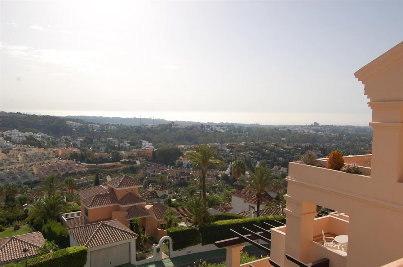 3 bedroom Apartment for sale in Marbella with pool - € 795,000 (Ref: 7558502)