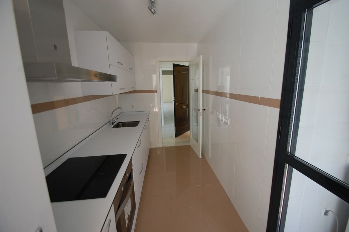 Apartamento de 2 habitaciones en New Golden Mile en venta con piscina - 380.000 € (Ref: 7558504)