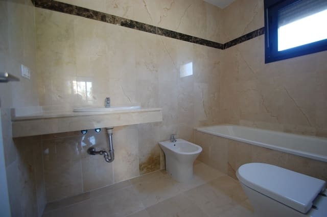 Apartamento de 2 habitaciones en New Golden Mile, Estepona en venta con piscina - 380.000 € (Ref: 7558504)