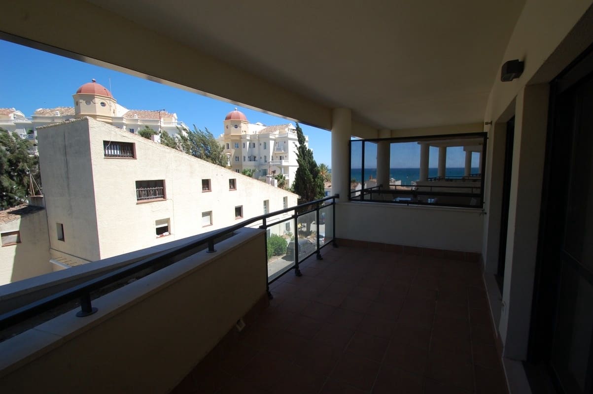 Apartamento de 2 habitaciones en New Golden Mile en venta con piscina - 380.000 € (Ref: 7558504)