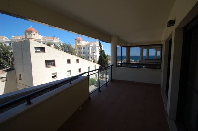 Apartamento de 2 habitaciones en New Golden Mile, Estepona en venta con piscina - 380.000 € (Ref: 7558504)