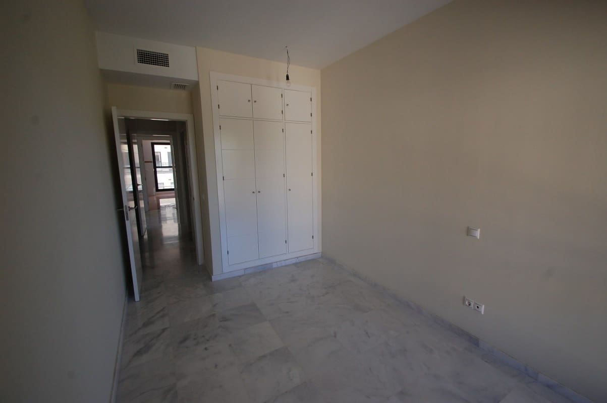 Apartamento de 2 habitaciones en New Golden Mile en venta con piscina - 380.000 € (Ref: 7558504)