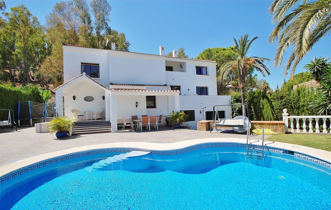 Chalet de 5 habitaciones en Marbella en venta con piscina - 1.930.000 € (Ref: 7558506)