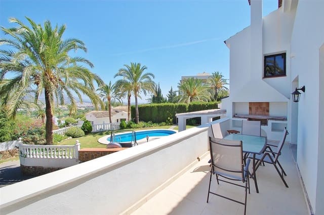 Chalet de 5 habitaciones en Marbella en venta con piscina - 1.930.000 € (Ref: 7558506)