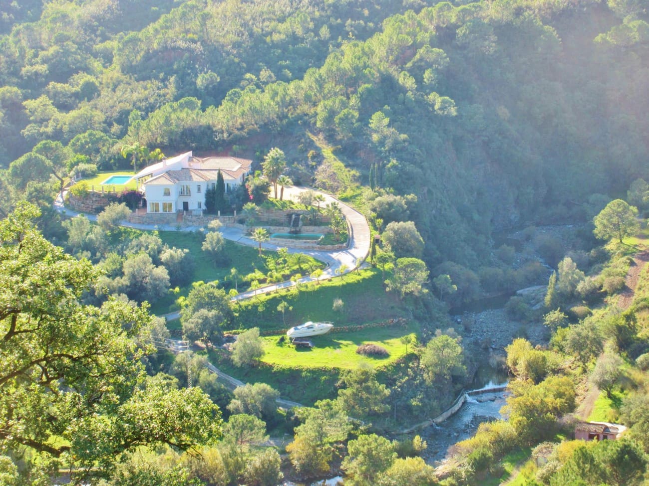 5 bedroom Villa for sale in Estepona with pool - € 2,950,000 (Ref: 7558507)