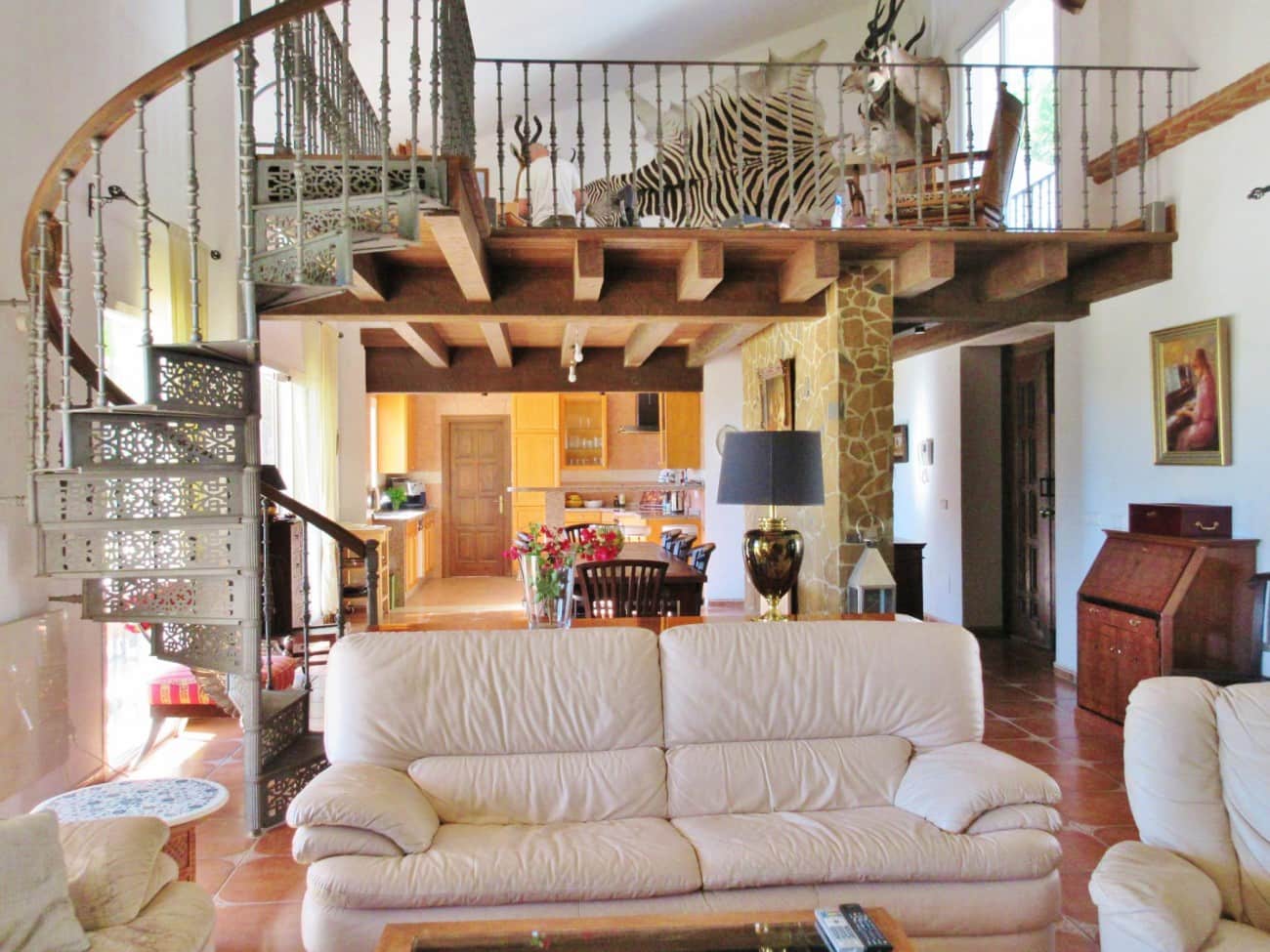 5 bedroom Villa for sale in Estepona with pool - € 2,950,000 (Ref: 7558507)