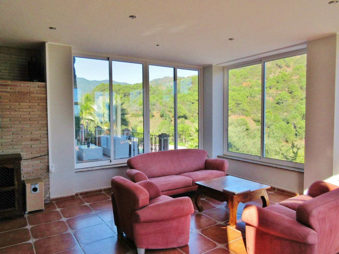 5 bedroom Villa for sale in Estepona with pool - € 2,950,000 (Ref: 7558507)