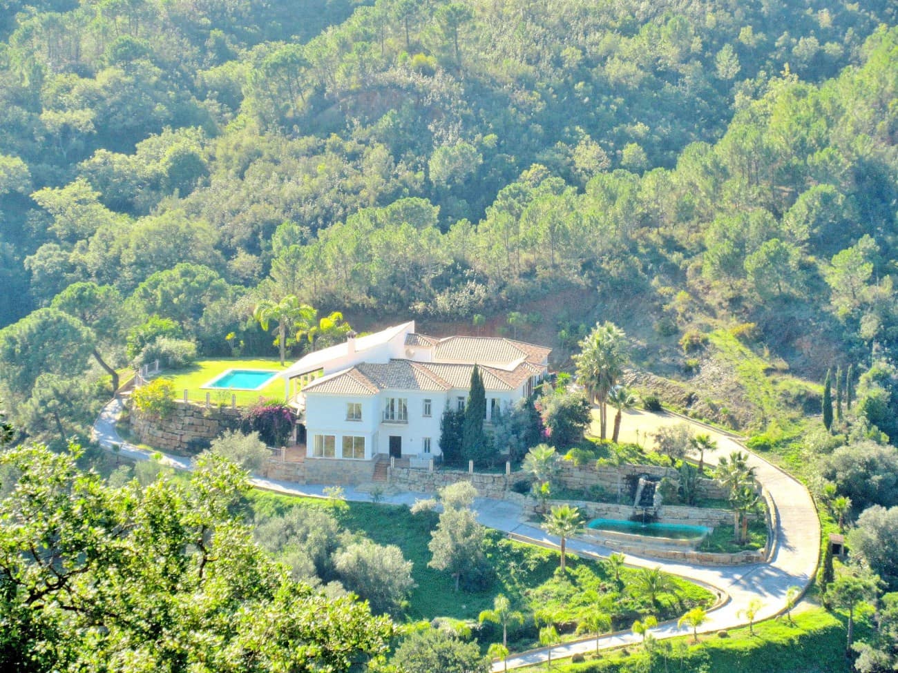 5 bedroom Villa for sale in Estepona with pool - € 2,950,000 (Ref: 7558507)