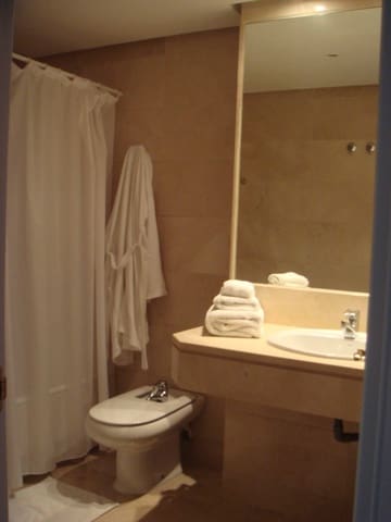 2 makuuhuone Huoneisto myytävänä paikassa Marbella mukana uima-altaan - 435 000 € (Ref: 7585716)