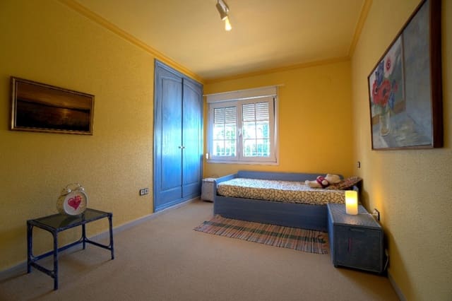 4 quarto Moradia para venda em Marbella com piscina - 950 000 € (Ref: 7699360)