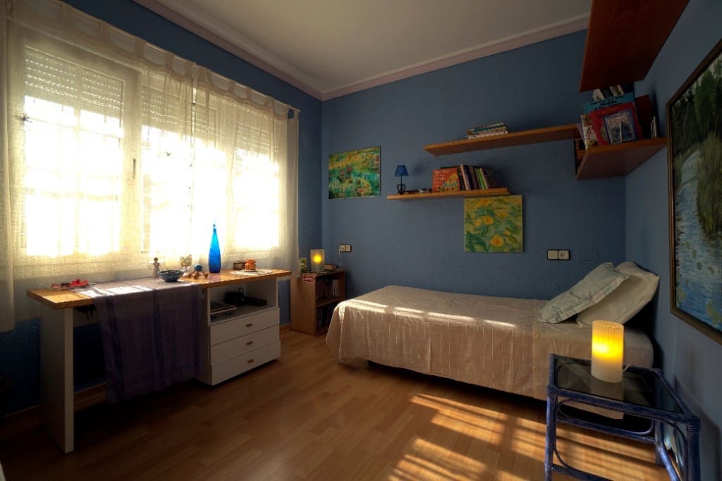 4 quarto Moradia para venda em Marbella com piscina - 950 000 € (Ref: 7699360)