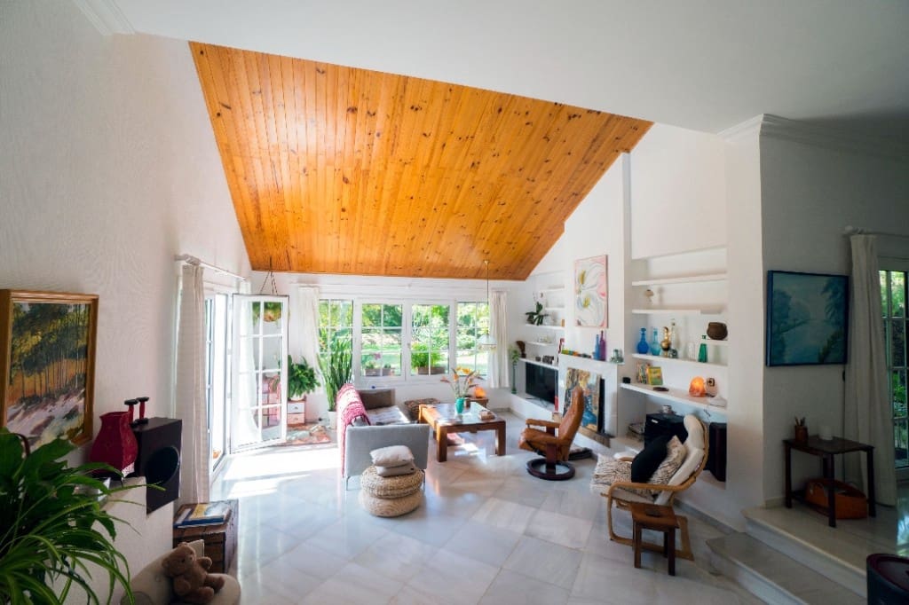 4 quarto Moradia para venda em Marbella com piscina - 950 000 € (Ref: 7699360)