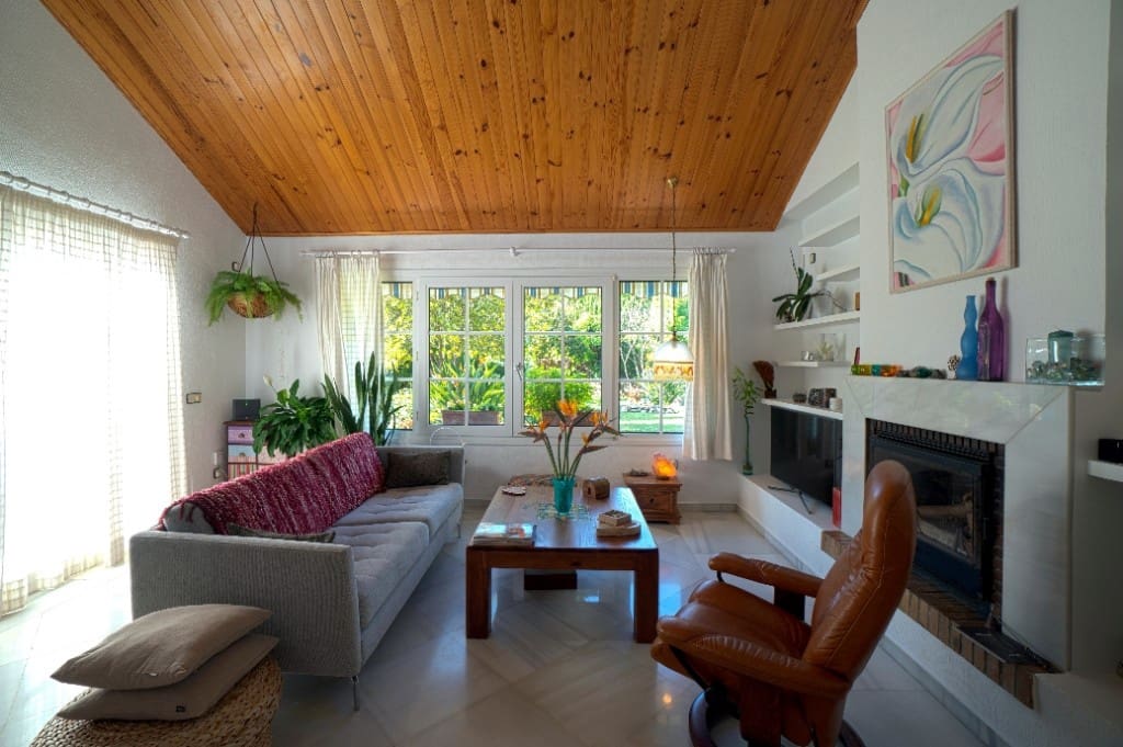 4 quarto Moradia para venda em Marbella com piscina - 950 000 € (Ref: 7699360)