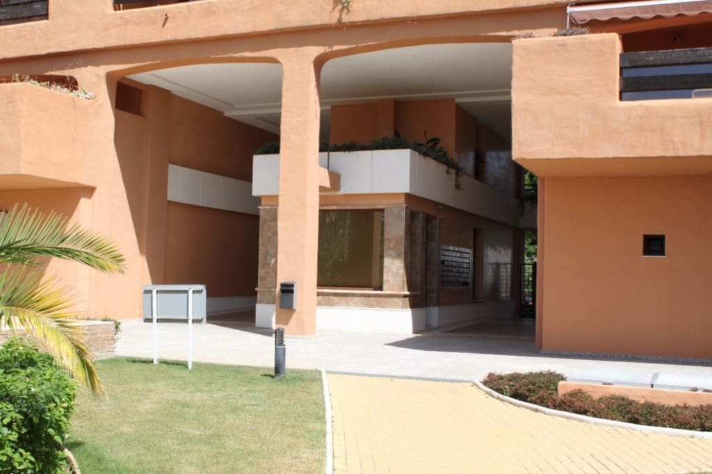 3 sypialnia Apartament na sprzedaż w Estepona z basenem - 405 000 € (Ref: 7699367)